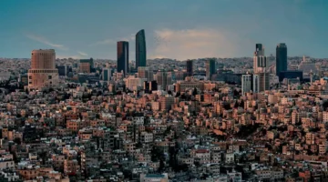 طقس الأردن.. رياح نشطة تثير الغبار ودرجات الحرارة تلامس 20 مئوية يوم الخميس